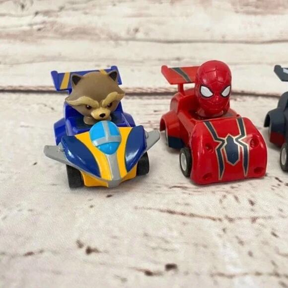 MARVEL AVENGERS Limited Edition Pull Back Race Cars - Picture 3 of 12